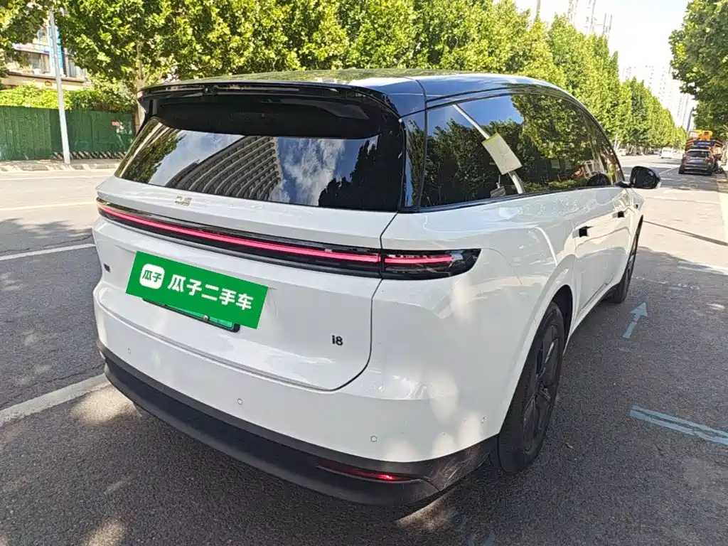 Фото 7 - Li Auto Li i8