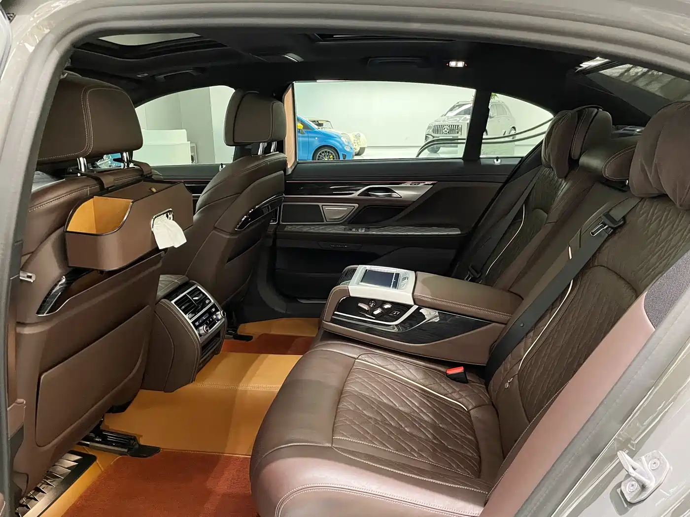 BMW 7 Series 2021 Model 740Li Leading M Sport Package фото 11
