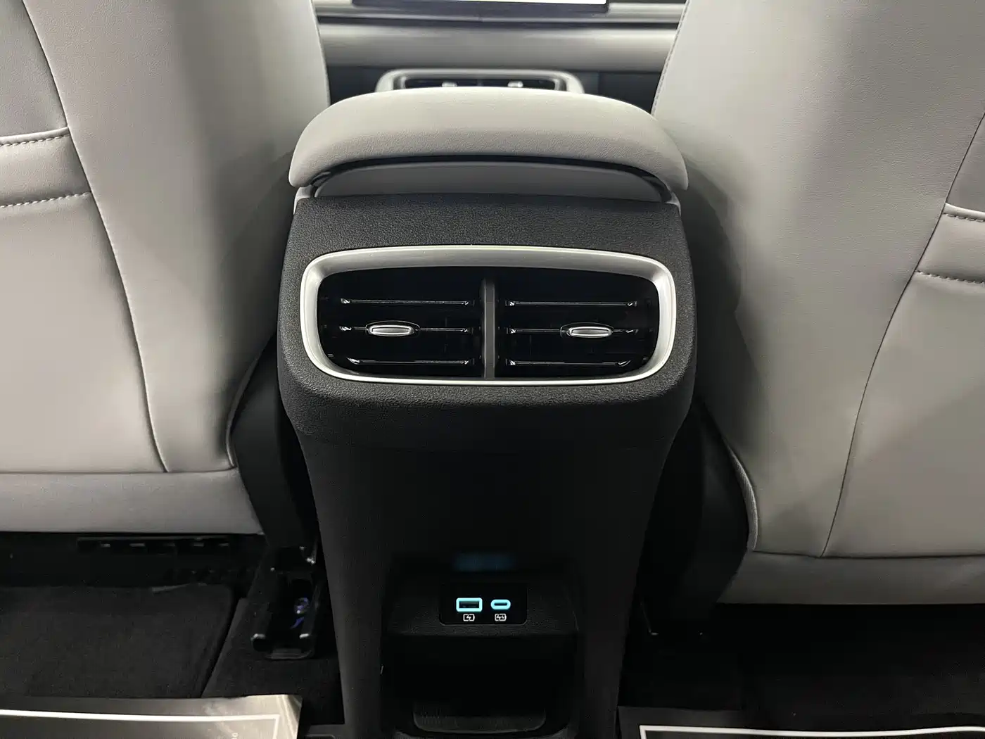 BYD Sealion 06 New Energy 2025 DM-i 170 Pilot Pro Edition фото 12
