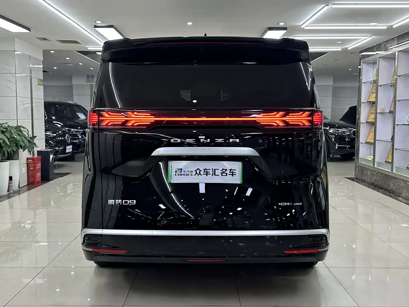 Denza D9 2024 DM-i 980 AWD Premium фото 5
