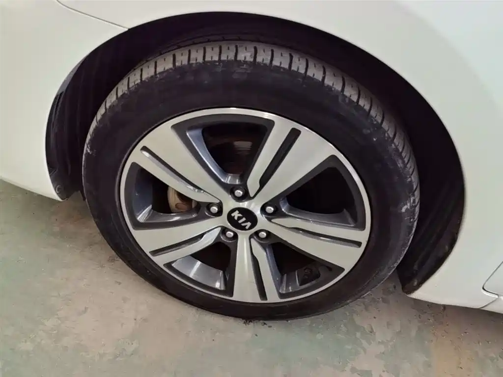Kia Kaishen 2017 1.8L Automatic DLX фото 23
