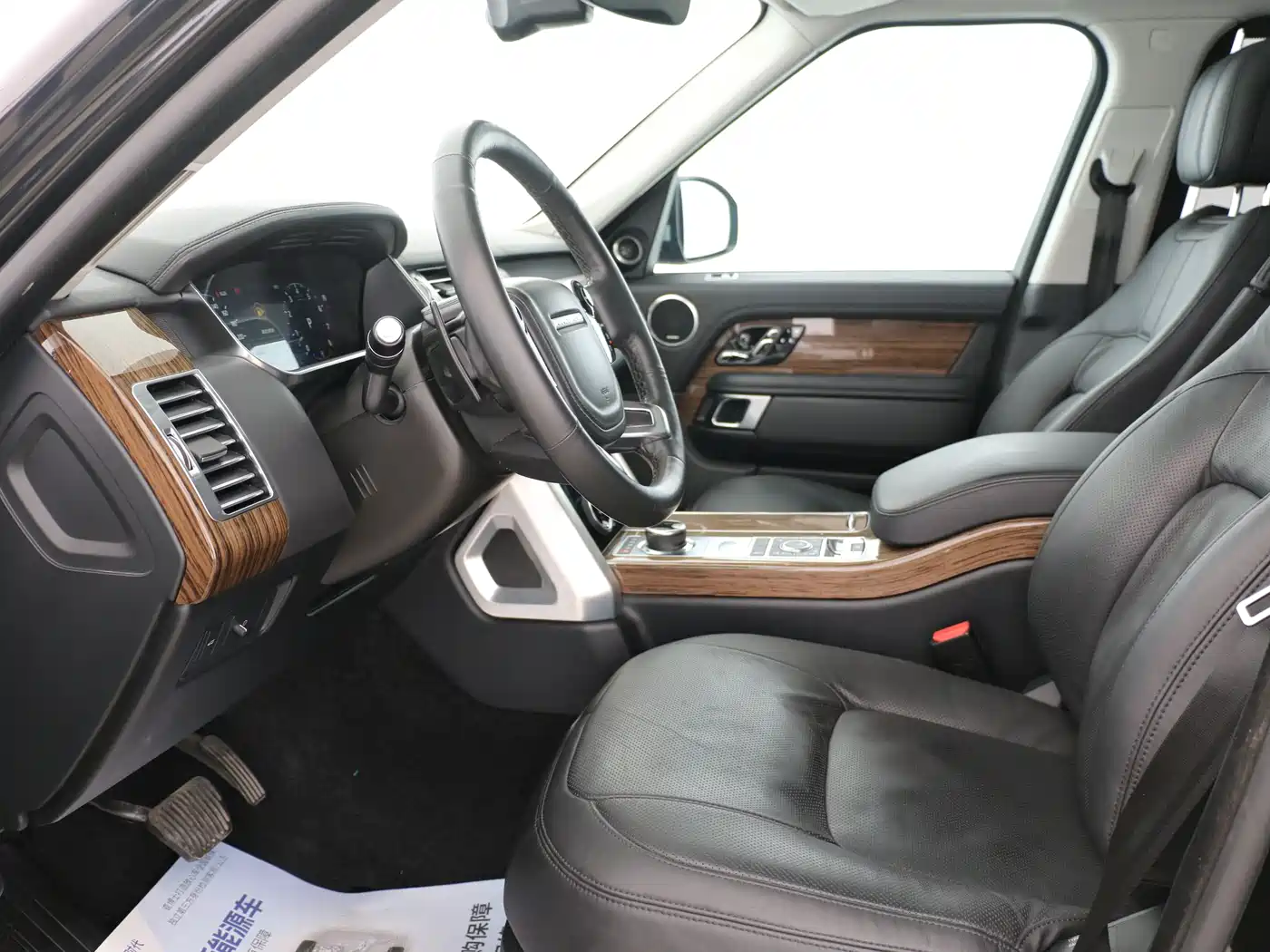 Land Rover Range Rover 2019 3.0 SC V6 Heritage Extended Edition фото 4