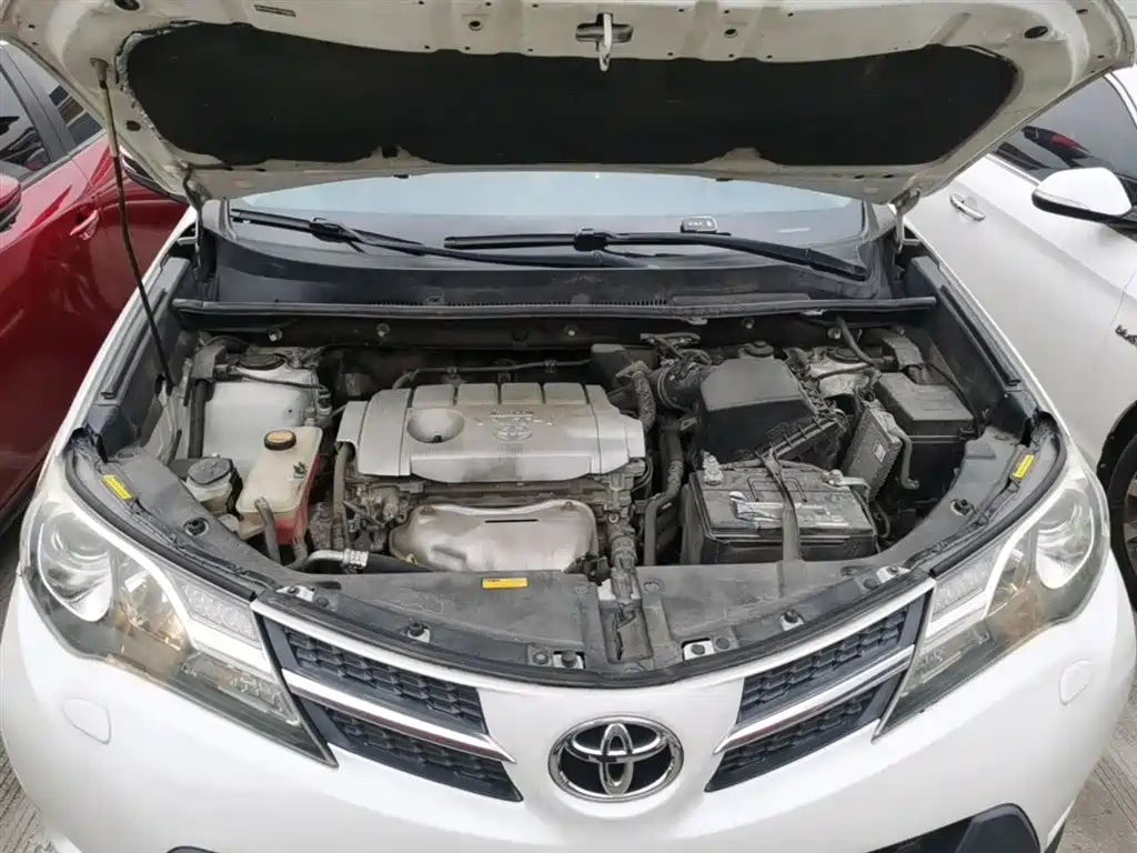 Toyota RAV4 Rongfang 2015 2.5L Automatic 4WD Luxury Edition фото 20