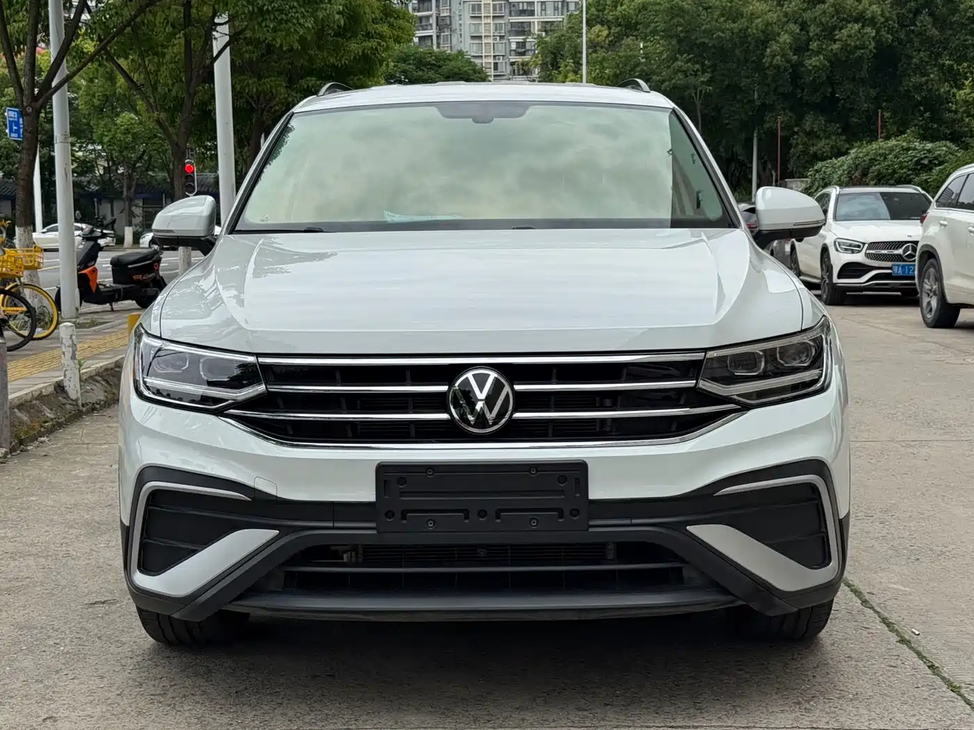Volkswagen Tiguan L 2023 330TSI Auto 2WD Comfort Edition фото 2