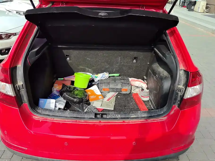 Škoda Skoda Rapid Spaceback 2014 1.6L Manual乐享版 фото 4