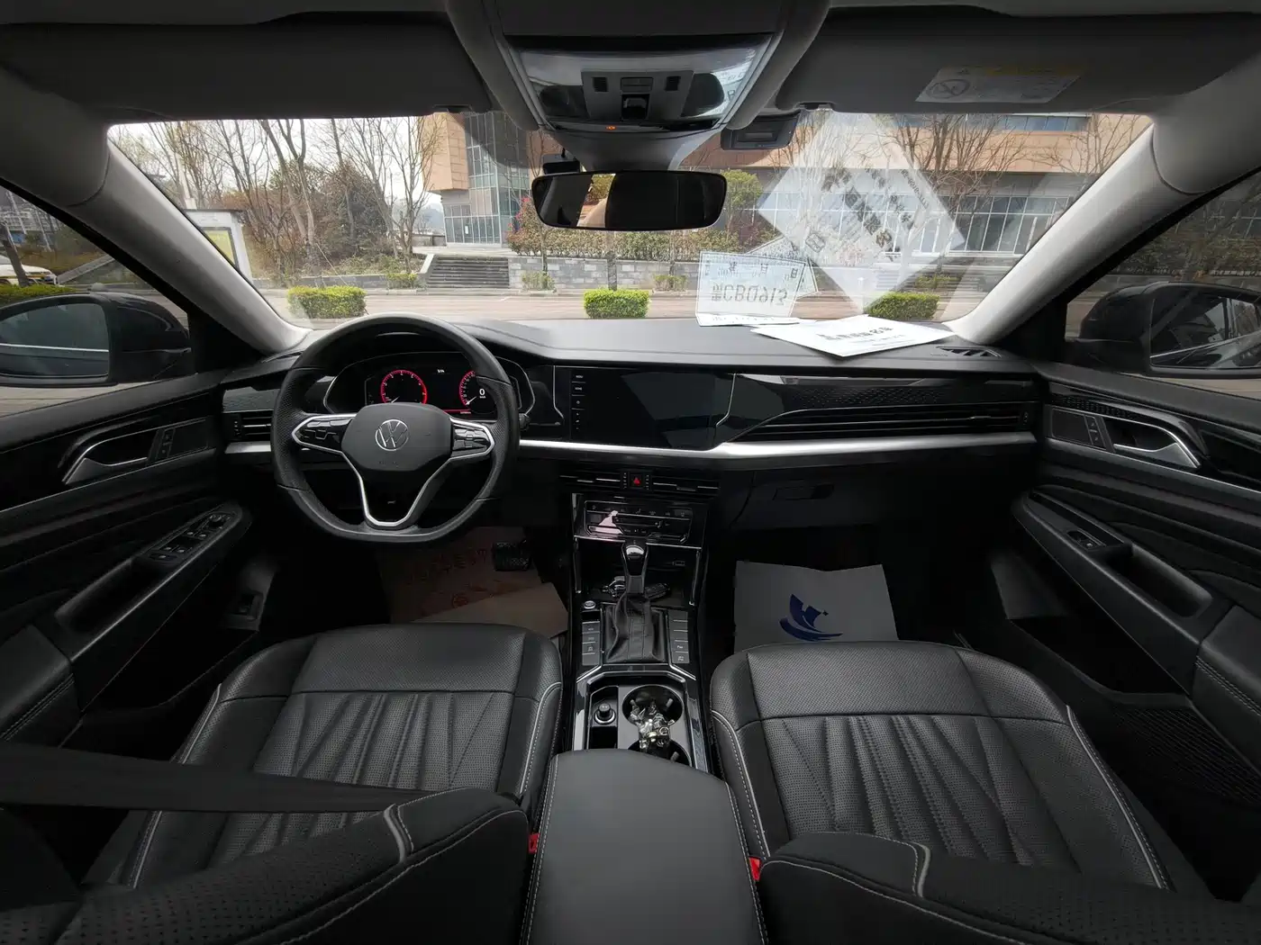 Volkswagen Passat 2023 Facelift 330TSI Luxury Edition фото 5