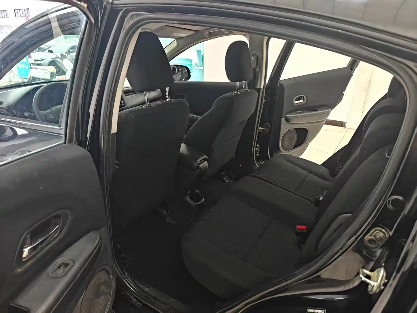 Photo 10 - Honda Vezel