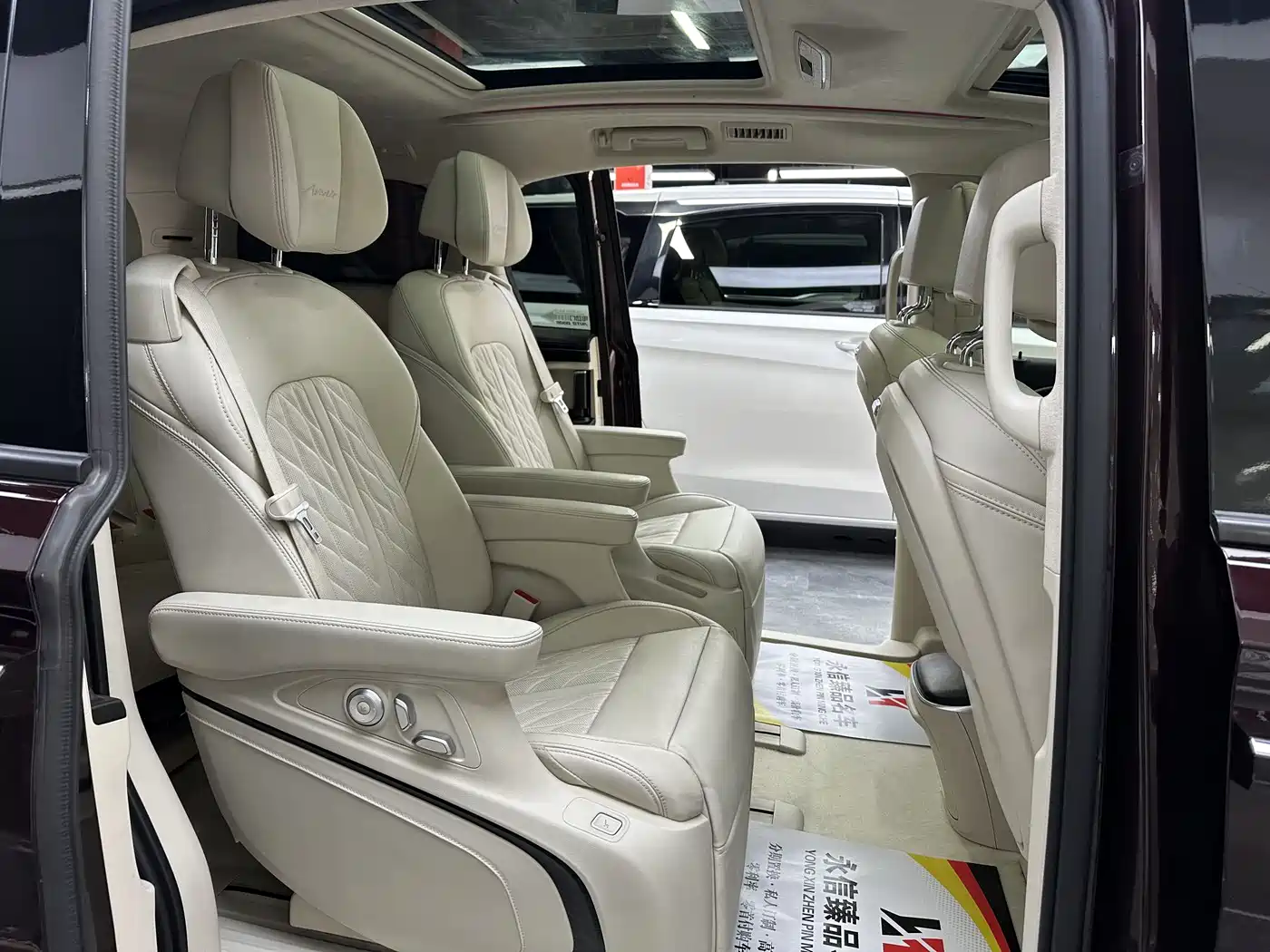 Buick GL8 2020 Avenir Six-Seat Elegance Edition фото 11