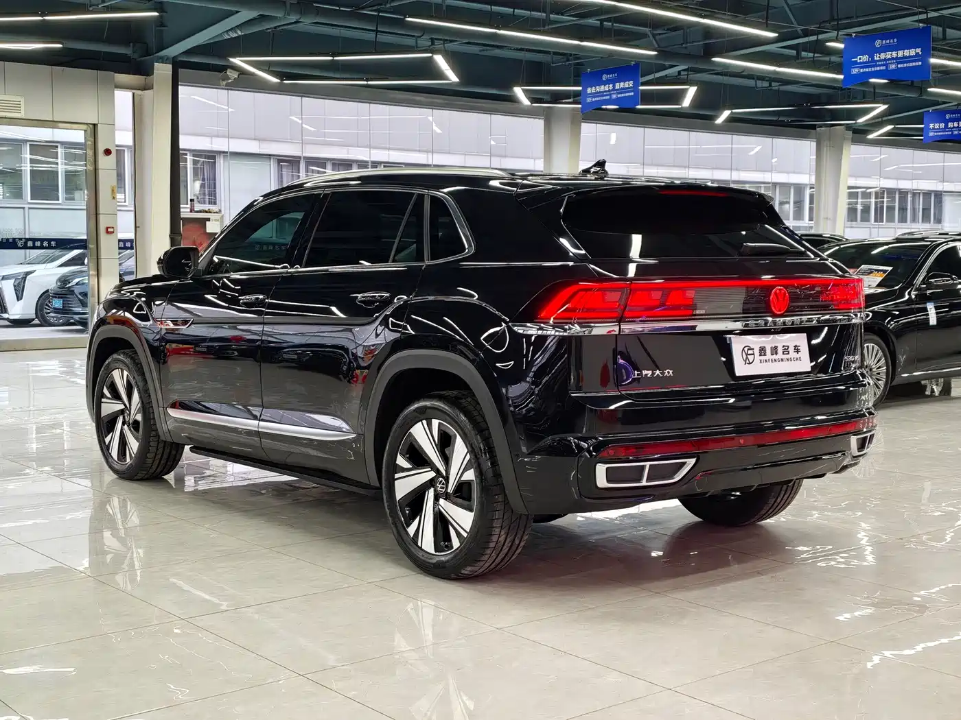 Volkswagen Teramont 2024 Touareg X 380TSI 4WD Dragon Glory Edition фото 15