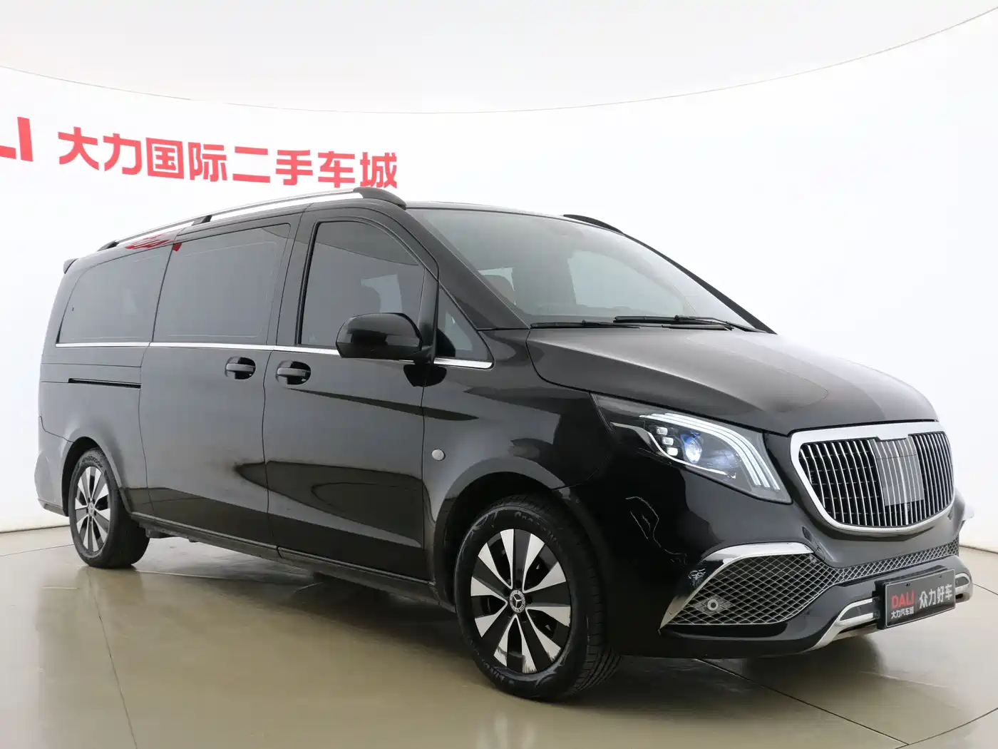 Mercedes-Benz Vito 2023 2.0T Business 7-Seater фото 3