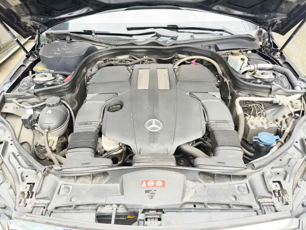 Фото 3 - Mercedes-Benz E-Class