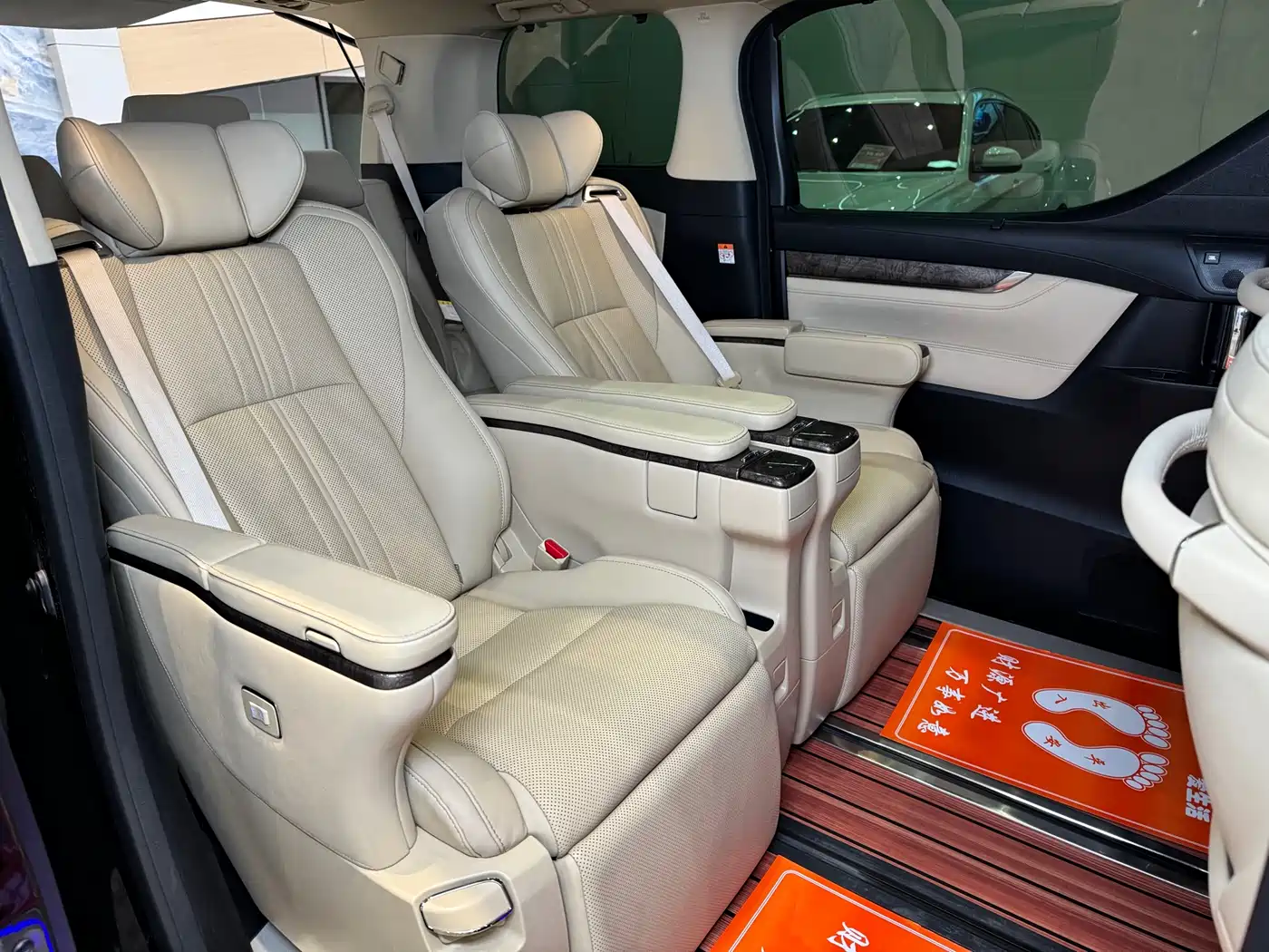 Toyota Alphard 2021 Hybrid 2.5L Premium фото 13
