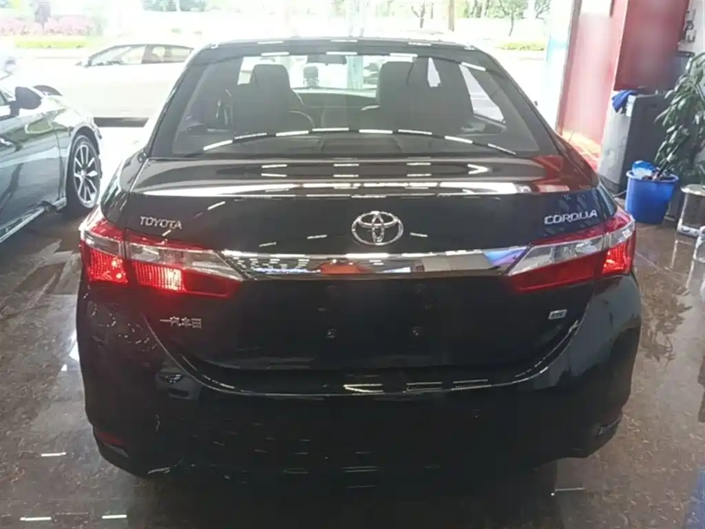 Toyota Corolla 2014 1.6L CVT GL фото 6
