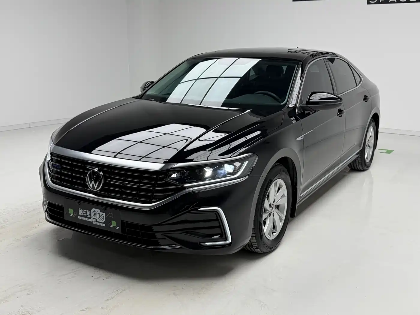VOLKSWAGEN PASSAT NEW ENERGY