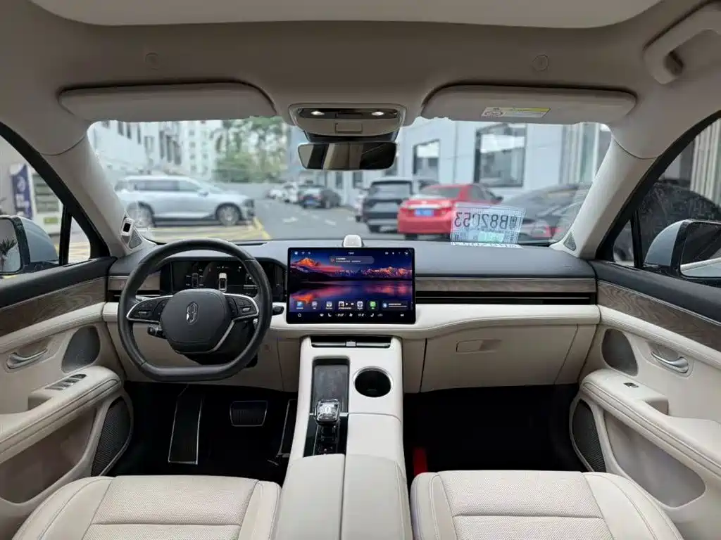 AITO Wenjie AITO M5 2022 Extended Range AWD Flagship фото 8