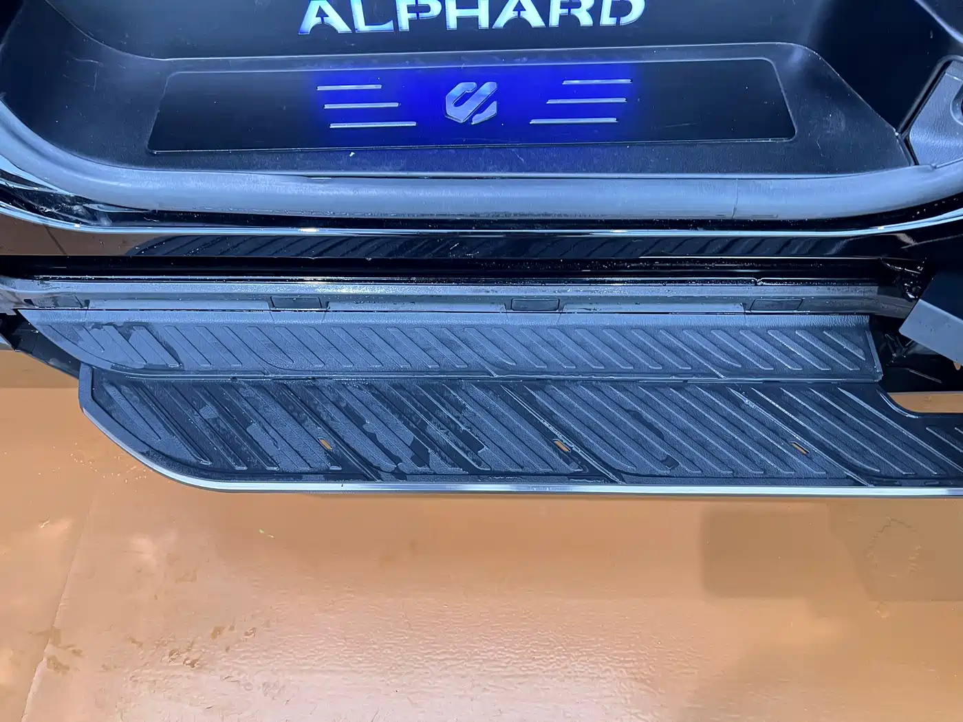 Toyota Alphard 2026 2025 Hybrid 2.5L Ultimate Gold Edition