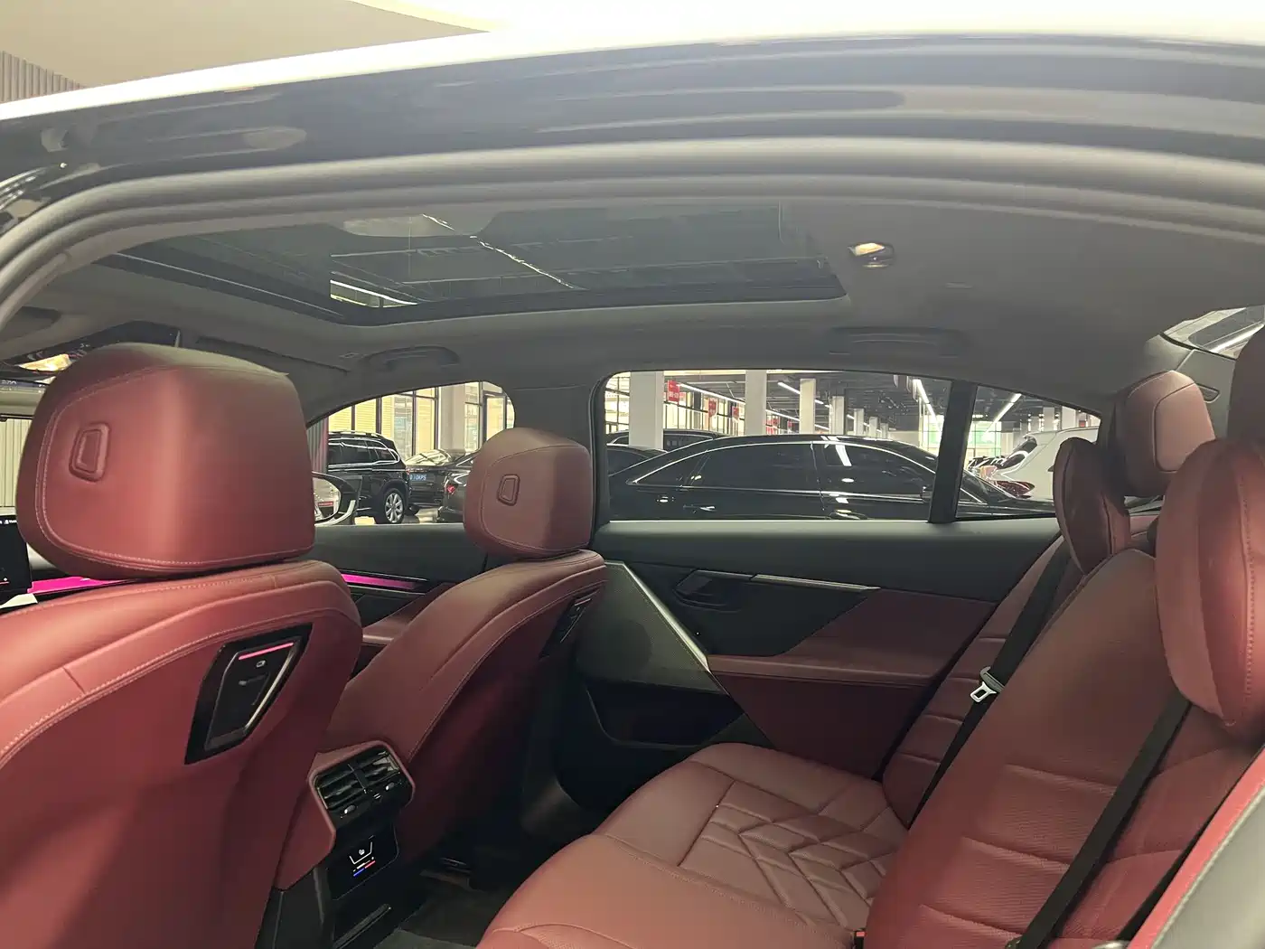 BMW i5 2024 eDrive 35L Luxury Package фото 12