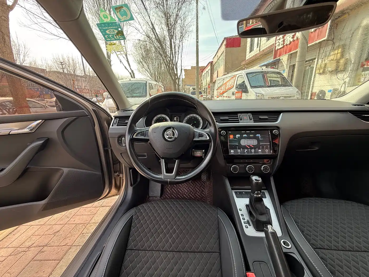 Škoda Octavia 2018 TSI230 DSG Luxury Edition фото 7