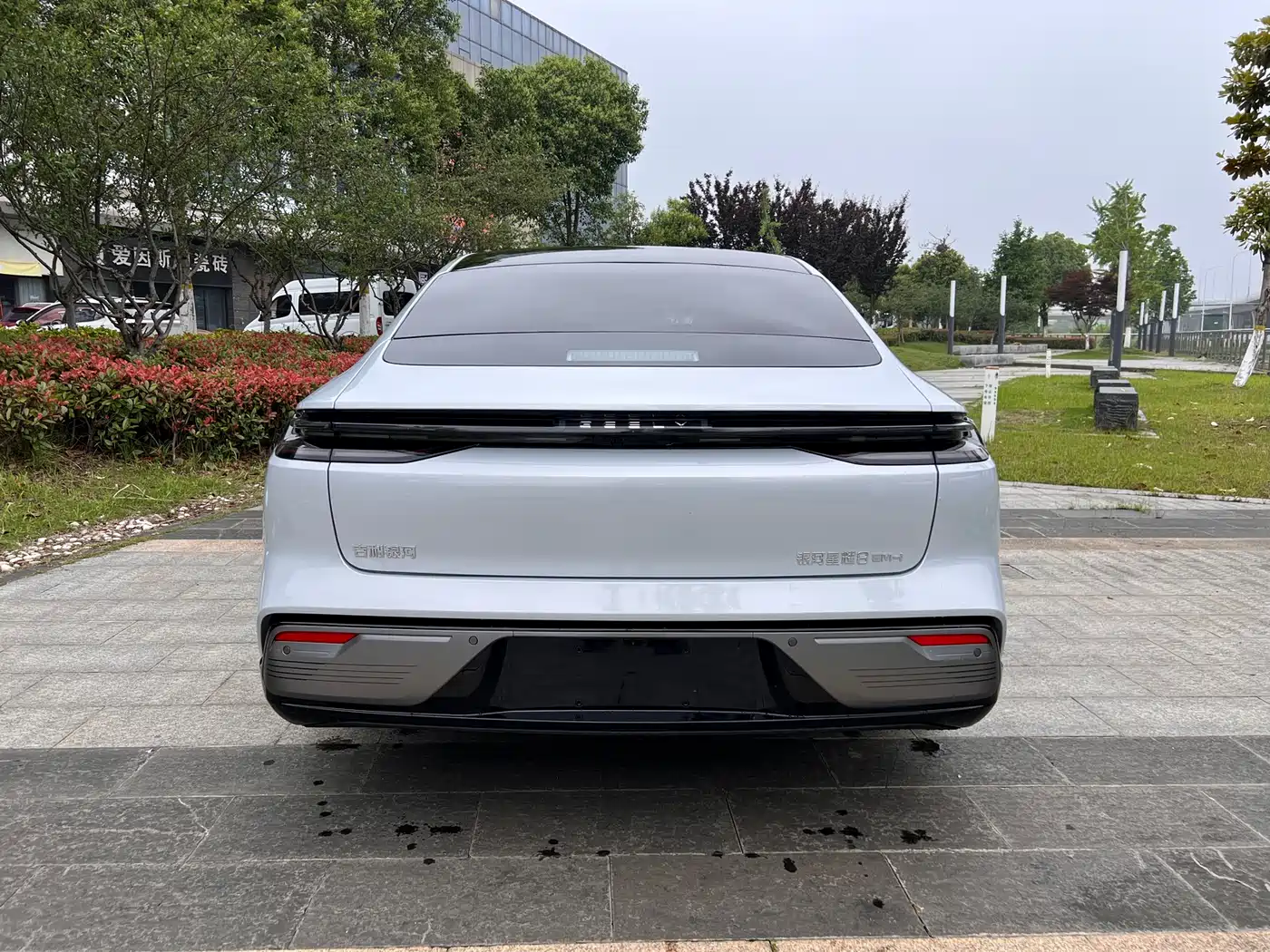 Geely Galaxy Galaxy Xingyao 8 2025 Model 130km EM-i Flagship Edition фото 9