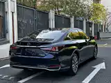 Фото 6 - Lexus ES
