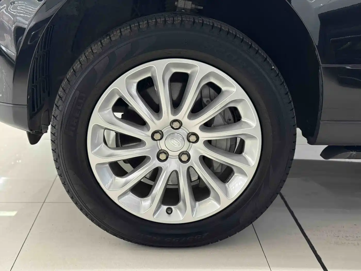 Land Rover Range Rover 2021 3.0 L6 Heritage Edition фото 18