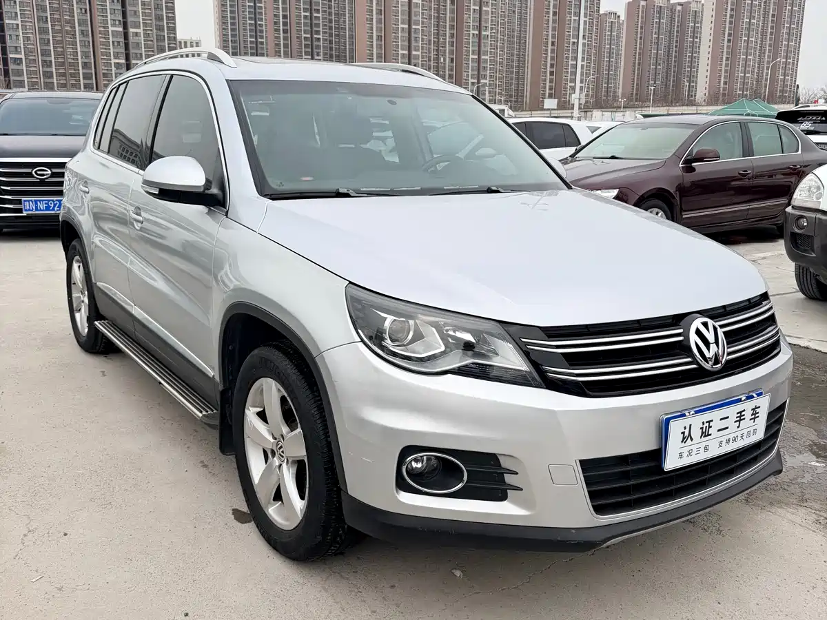 Volkswagen Tiguan 2010 1.8TSI Automatic 2WD Elite фото 3