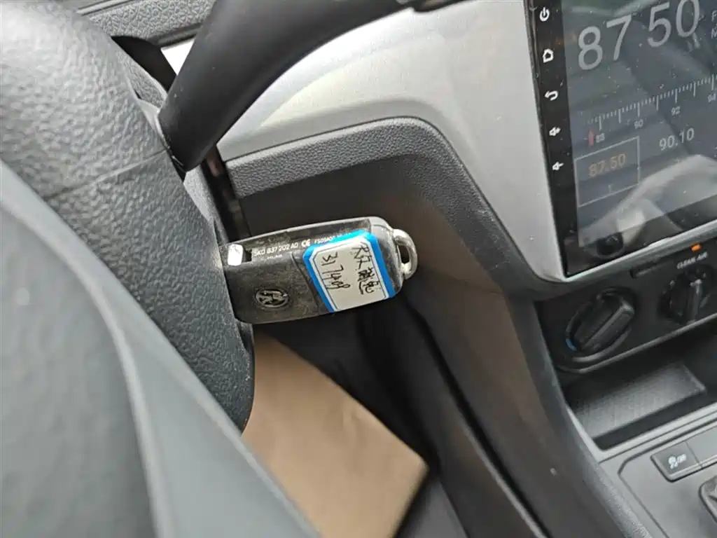 Volkswagen Lavida 2017 1.6L Automatic Trend Edition фото 9