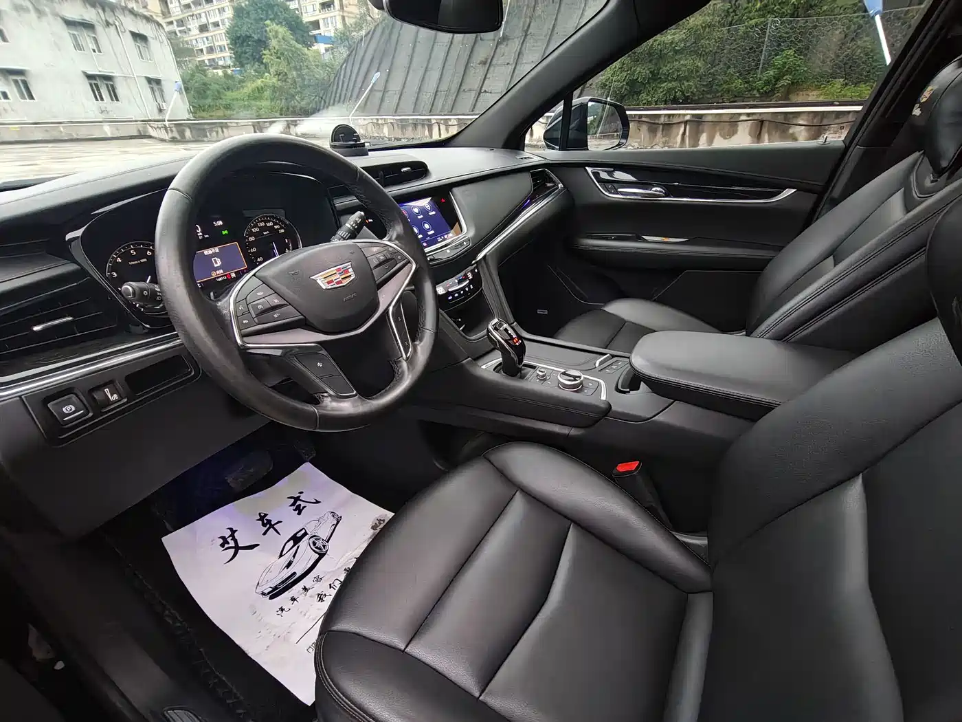Фото 13 - Cadillac XT5