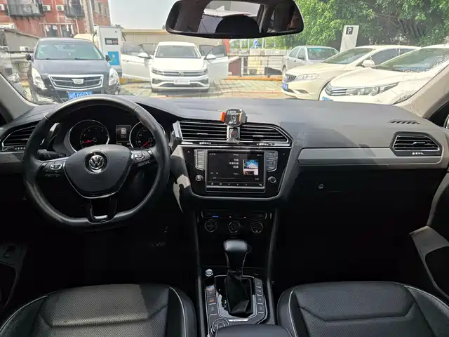 Volkswagen Tiguan L 2017 380TSI Automatic 4WD Flagship Edition — фото 5
