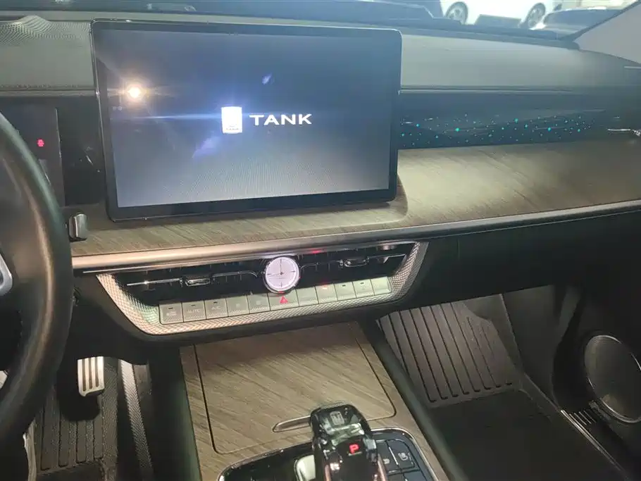 Tank 500 EV 2024 Hi4-T фото 13
