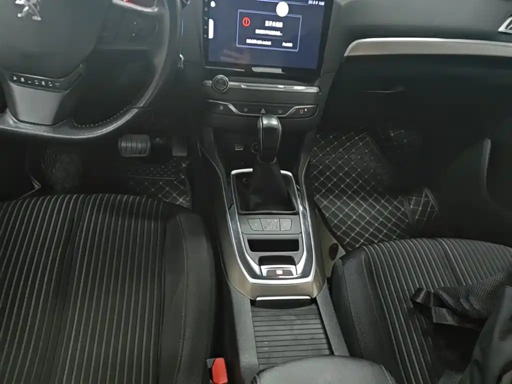 Peugeot 408 2016 1.6T Automatic Luxury Edition фото 14