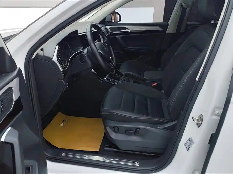 Volkswagen Tayron 2022 330TSI 2WD Luxury Smart Connect Edition фото 9