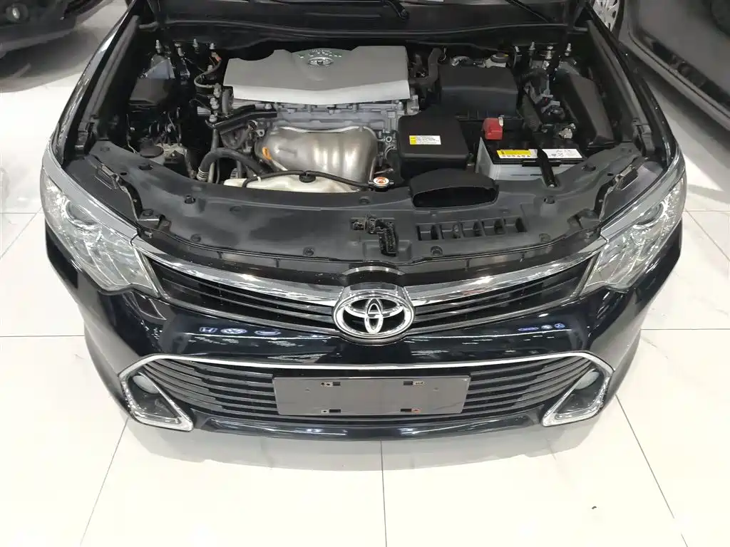 Toyota Camry 2016 2.0G 10th Anniversary Leading Edition фото 16