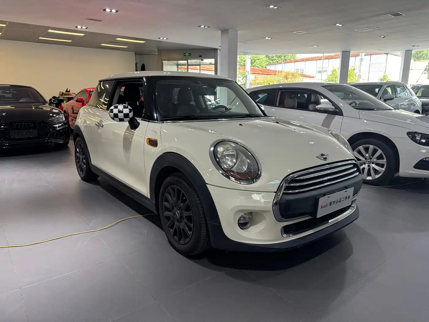 Фото 1 - MINI MINI