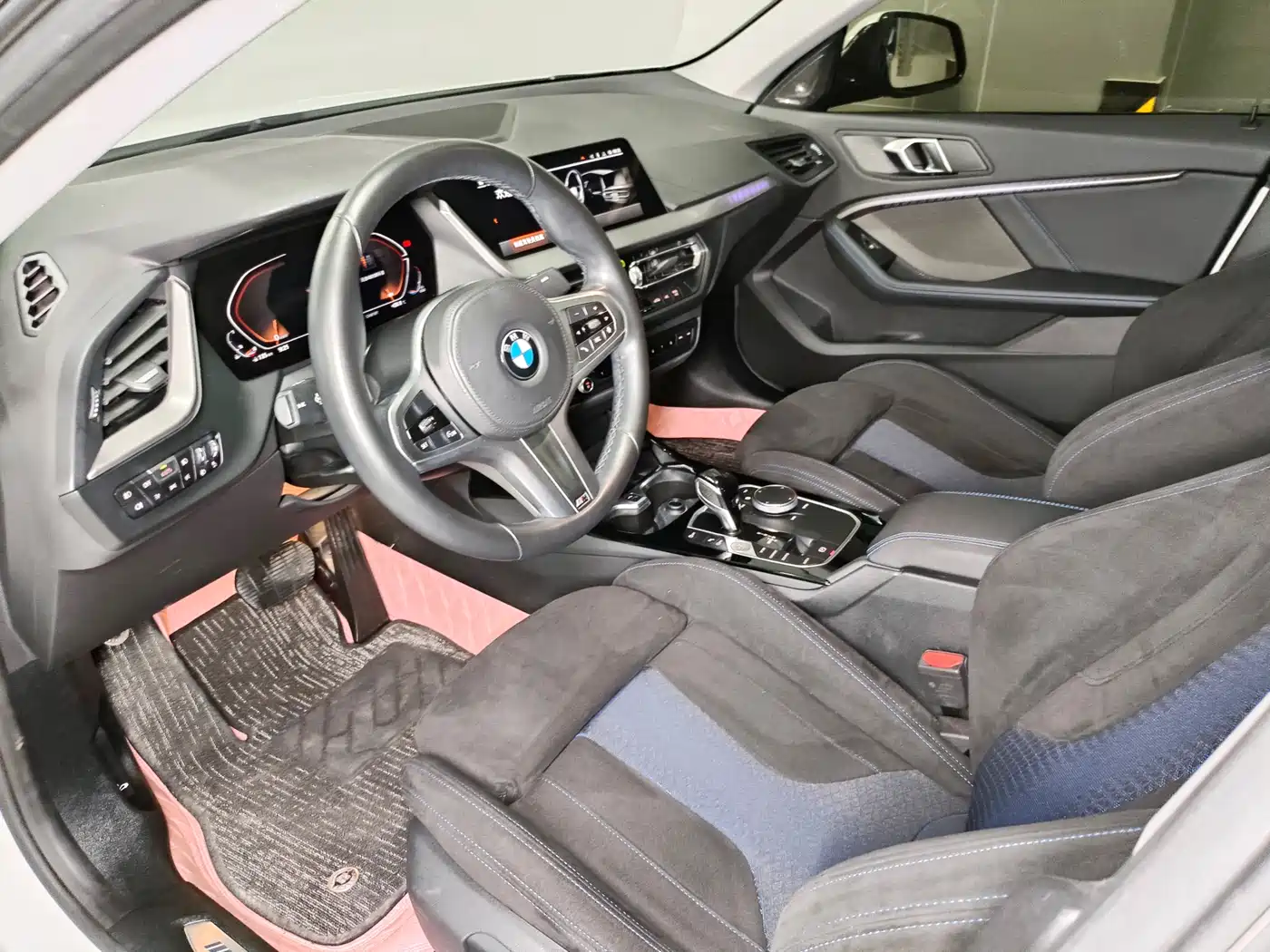 BMW 2 Series (Import) 2023 225i 4-Door Coupe M Sport Shadowline Package фото 7