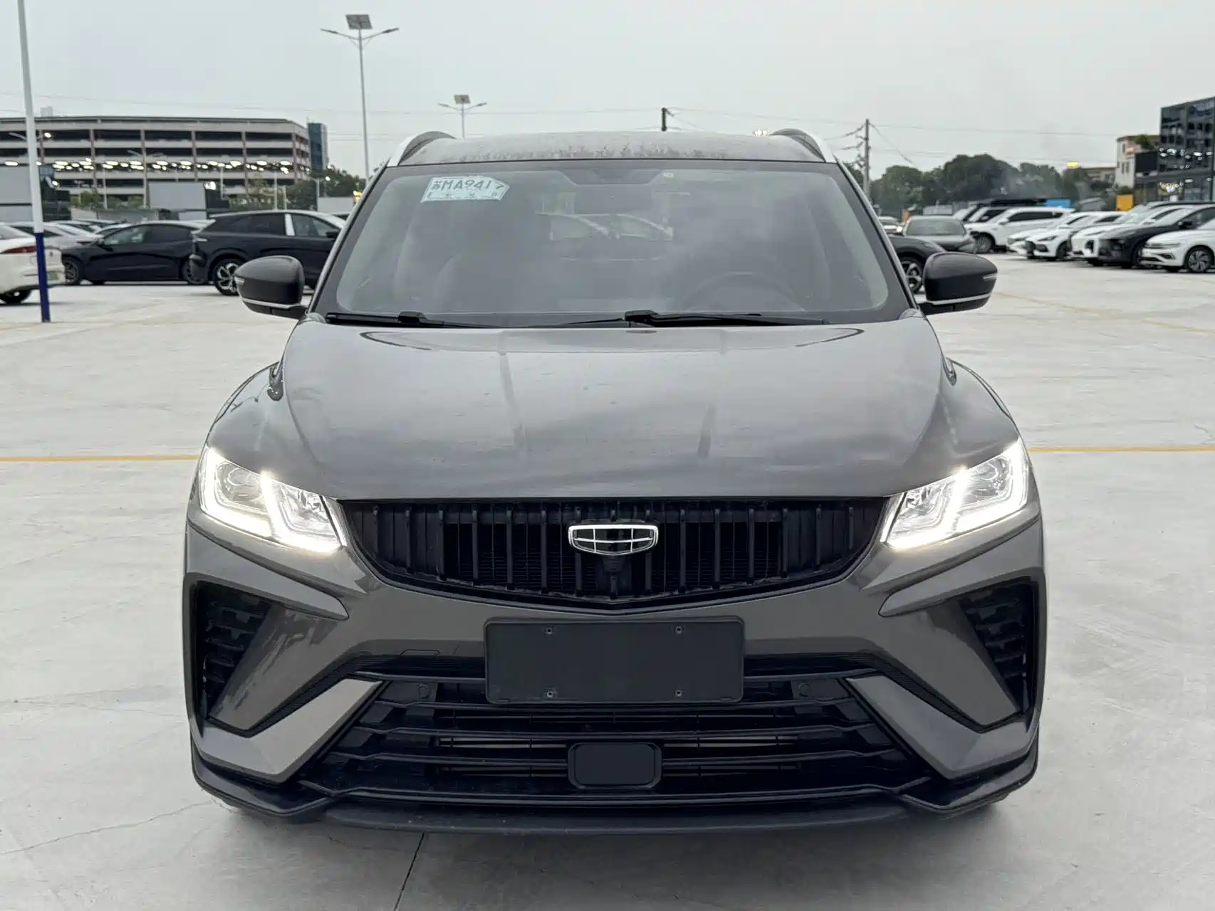 Фото 2 - Geely Coolray
