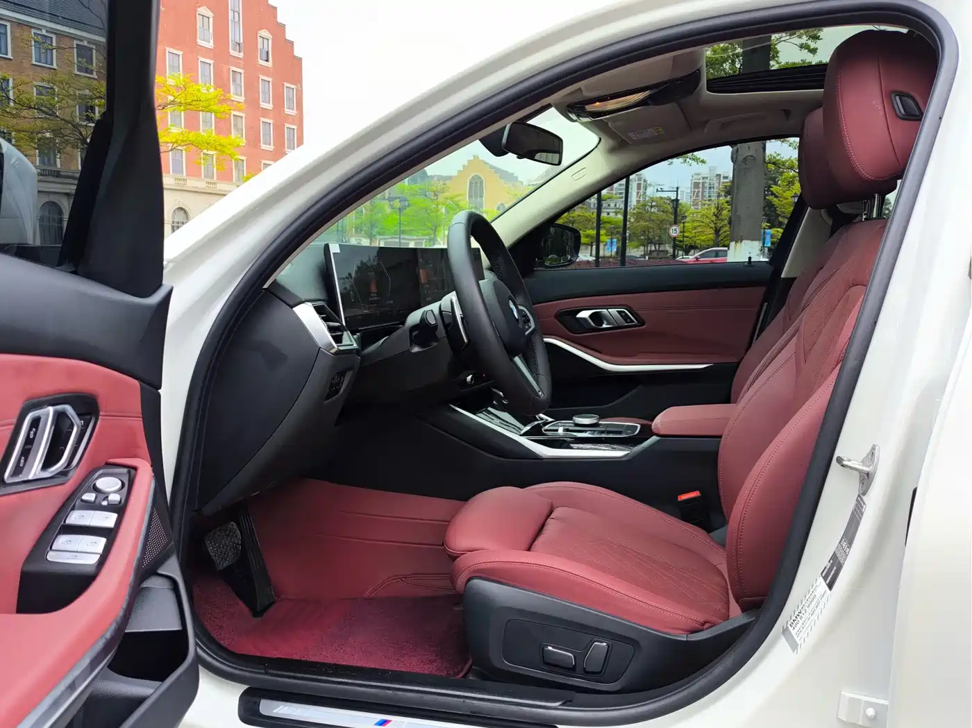 BMW 3 Series 2024 320Li M Sport Package фото 15