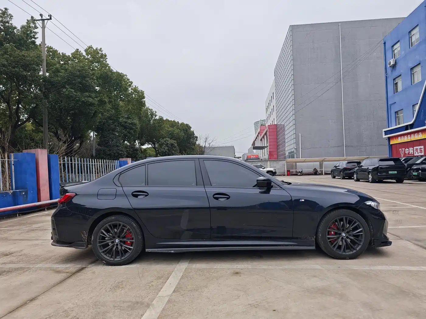 BMW 3 Series 2024 325Li M Sport Shadowline Package фото 17