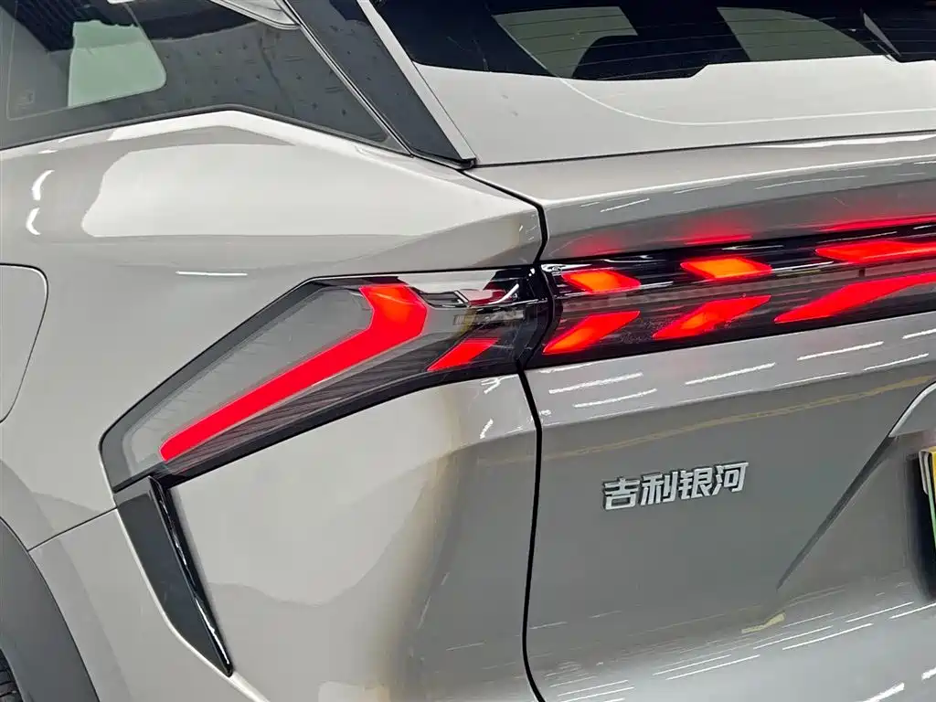 Geely Galaxy Galaxy L7 2024 1.5T 115km PLUS Soaring Dragon Edition фото 10