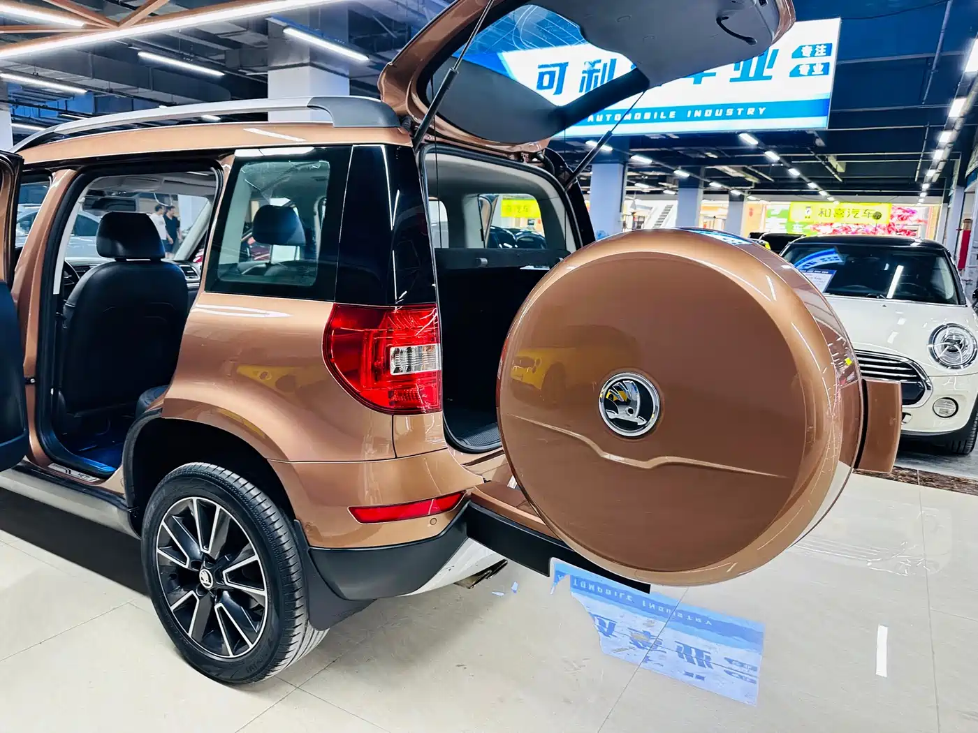 Škoda Yeti 2014 1.8TSI DSG Off-Road Edition фото 31