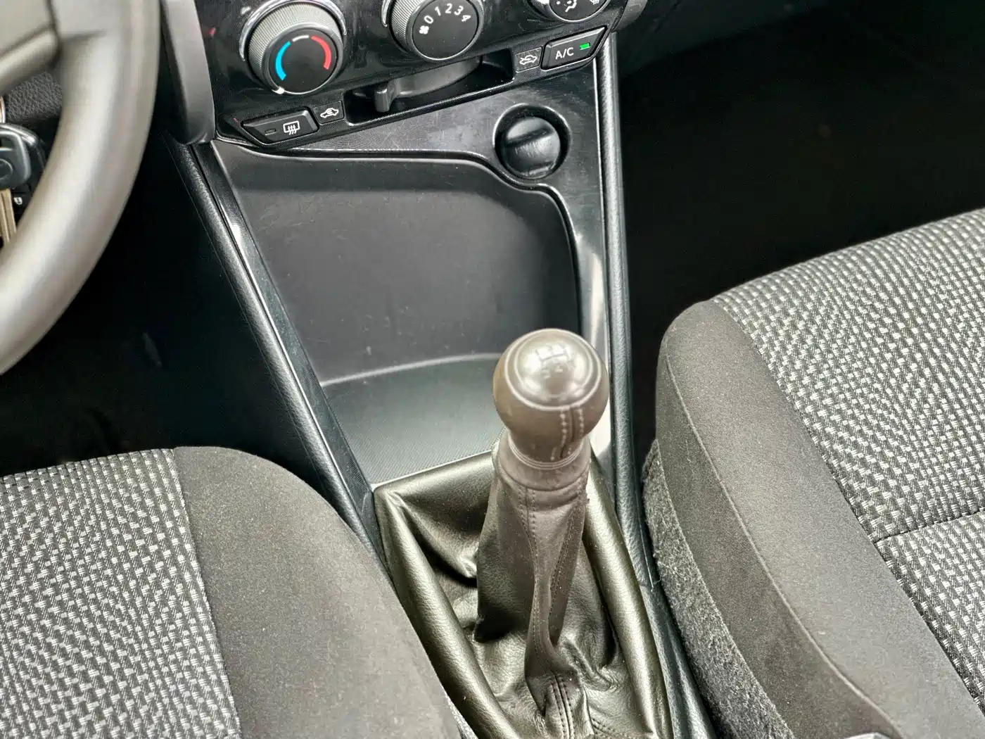 Toyota Vios 2016 1.5L Manual Zhi Zhen Xing Yao Edition фото 26