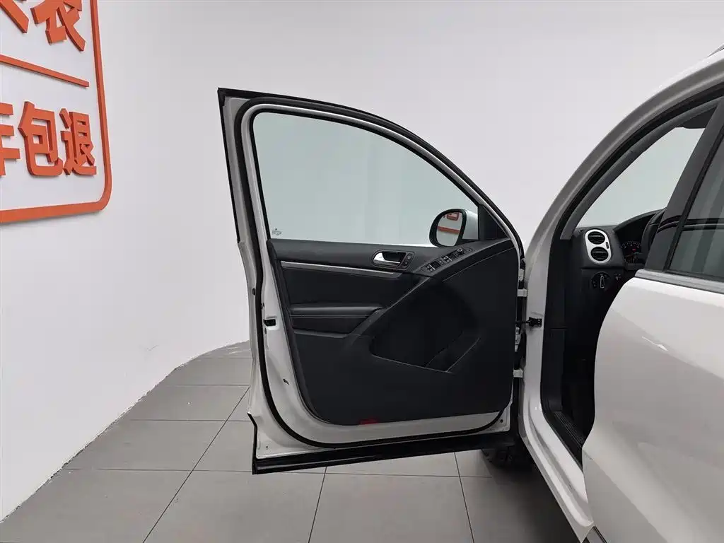 Volkswagen Tiguan 2016 Model 300TSI Automatic 2WD Luxury Edition фото 8