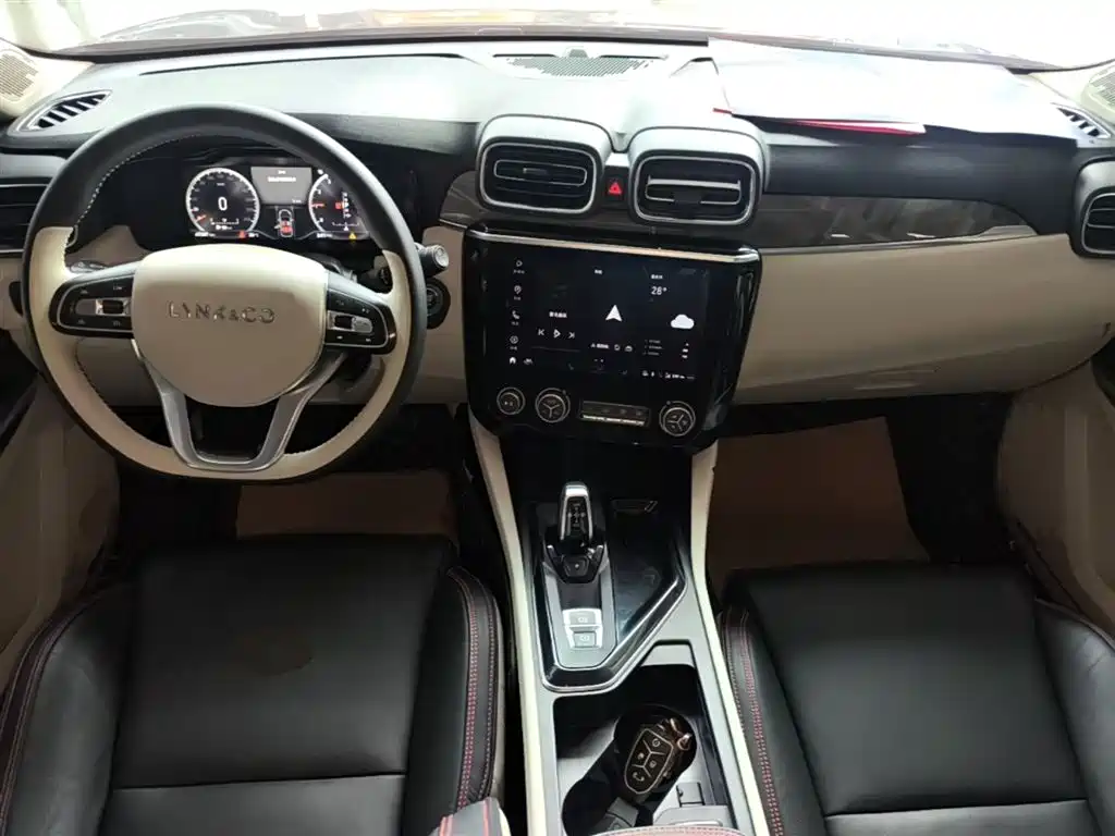 Lynk & Co 02 2018 Model 1.5T DCT 2WD Yao Pro Edition China V фото 9