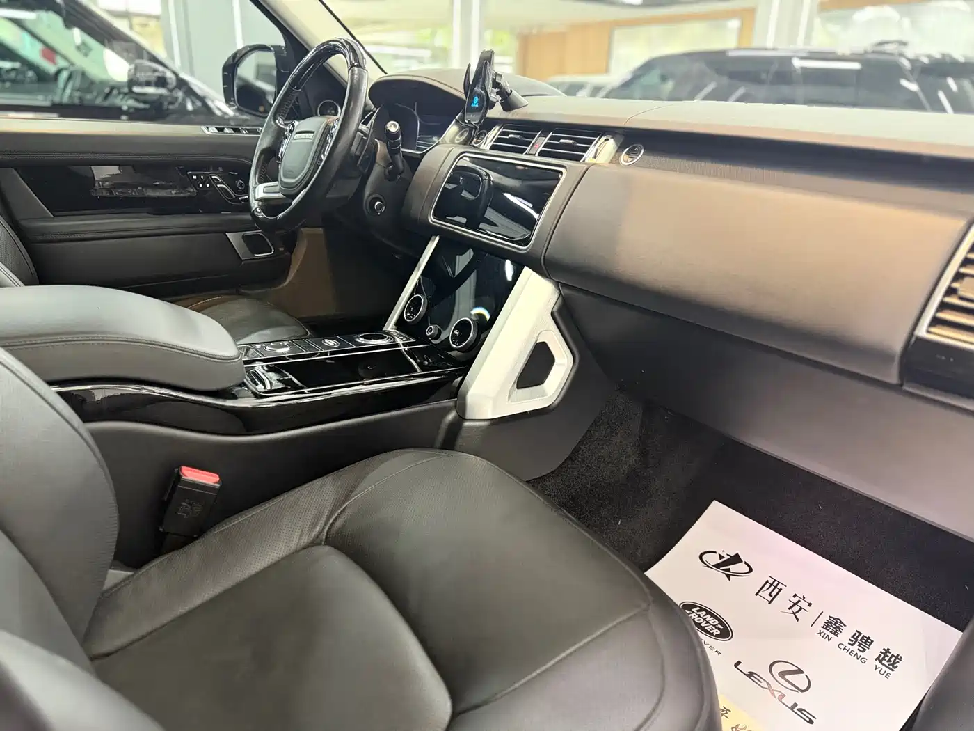 Land Rover Range Rover 2019 3.0 SC V6 Heritage Extended Edition фото 15