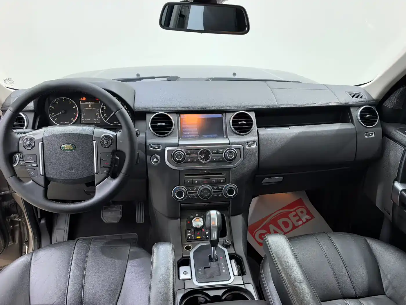 Land Rover Discovery 2010 5.0 V8 HSE Gasoline Version фото 6