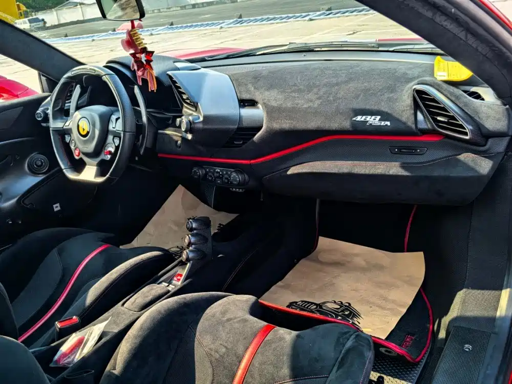Ferrari 488 2019 2018 488 Pista