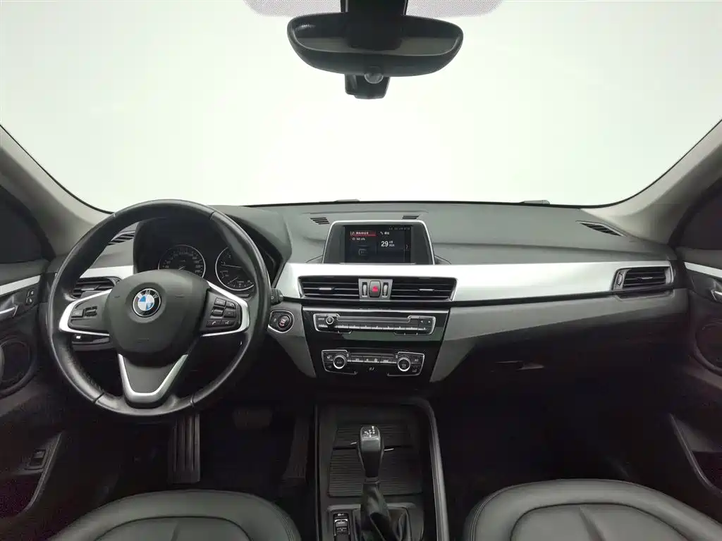 BMW X1 2018 sDrive20Li Leading Model фото 5