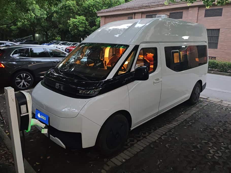 Yuan Cheng Farizon Super VAN