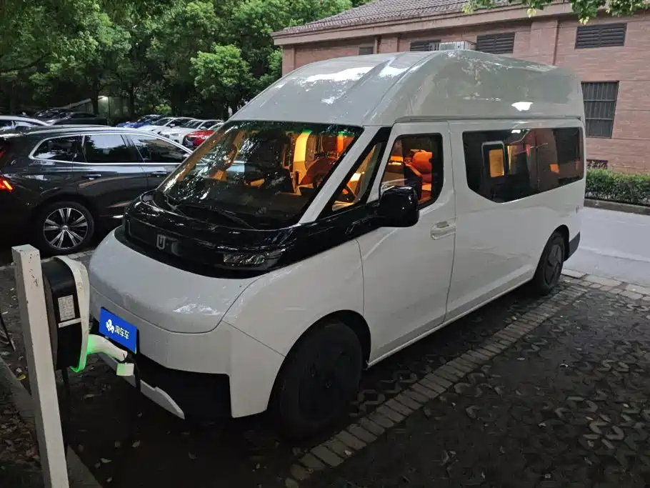 Yuan Cheng Farizon Super VAN 2025 2025 Smart Wealth Edition Medium Wheelbase High Roof 68kWh Smart Core