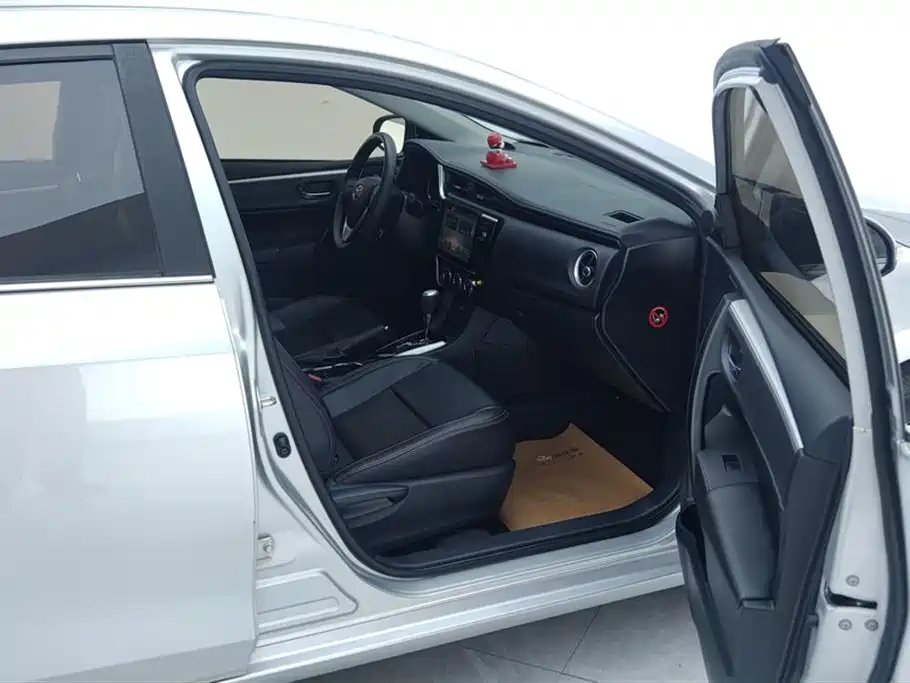 Toyota Corolla 2018 1.2T S-CVT GL Smart Edition фото 8